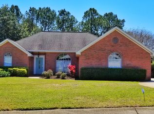 1300 Tour Dr, Gulf Breeze, FL 32563