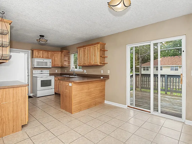 4105 Harris St — Photo 8