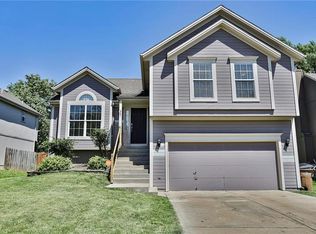 607 S Adams St, Raymore, MO 64083