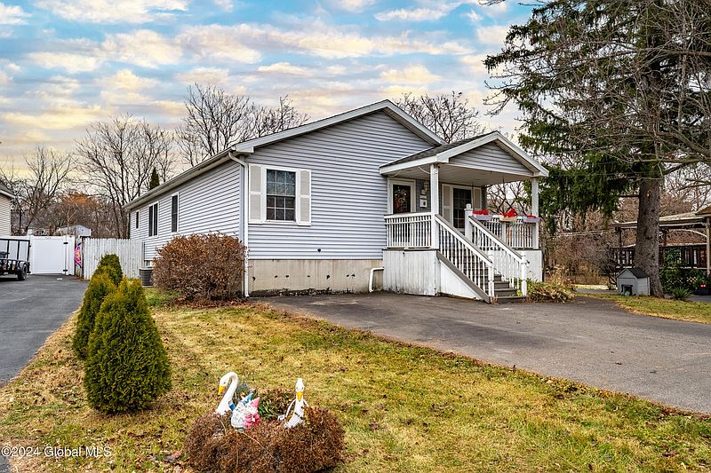 2nd image of 15 Lansing Avenue