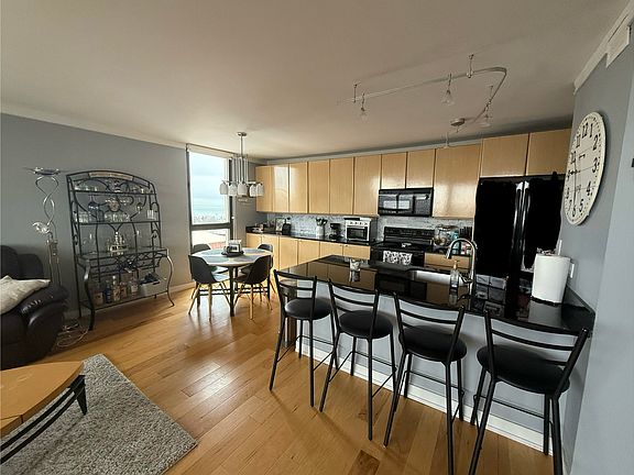 3rd image of 1540 N Lasalle St #1605