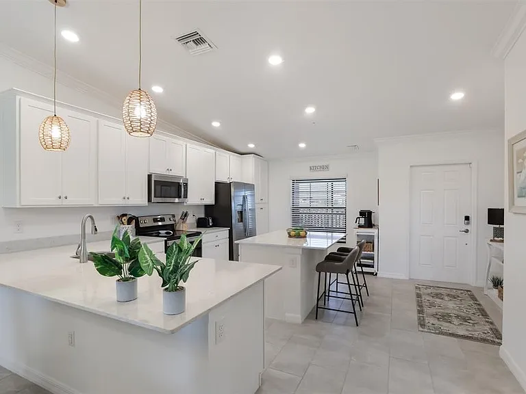 5721 Palmer Cir #201 — Photo 7