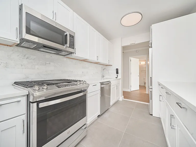 140 Riverside Blvd #1209 — Photo 4