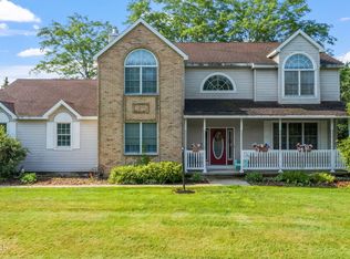 64 Vosburgh Rd, Averill Park, NY 12018