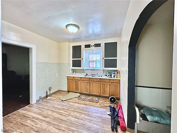 5th image of 452 W Princeton Ave