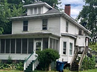 1913 Division St, Murphysboro, IL 62966