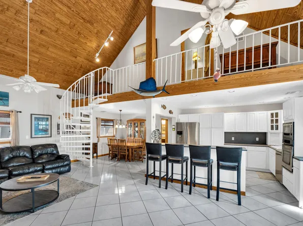 216 Pearl Ave, Plantation Key, FL 33036