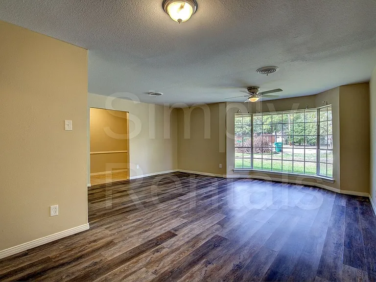 6426 Chapman Dr — Photo 11