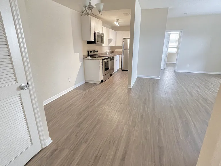 2403 W Platt St #B — Photo 29