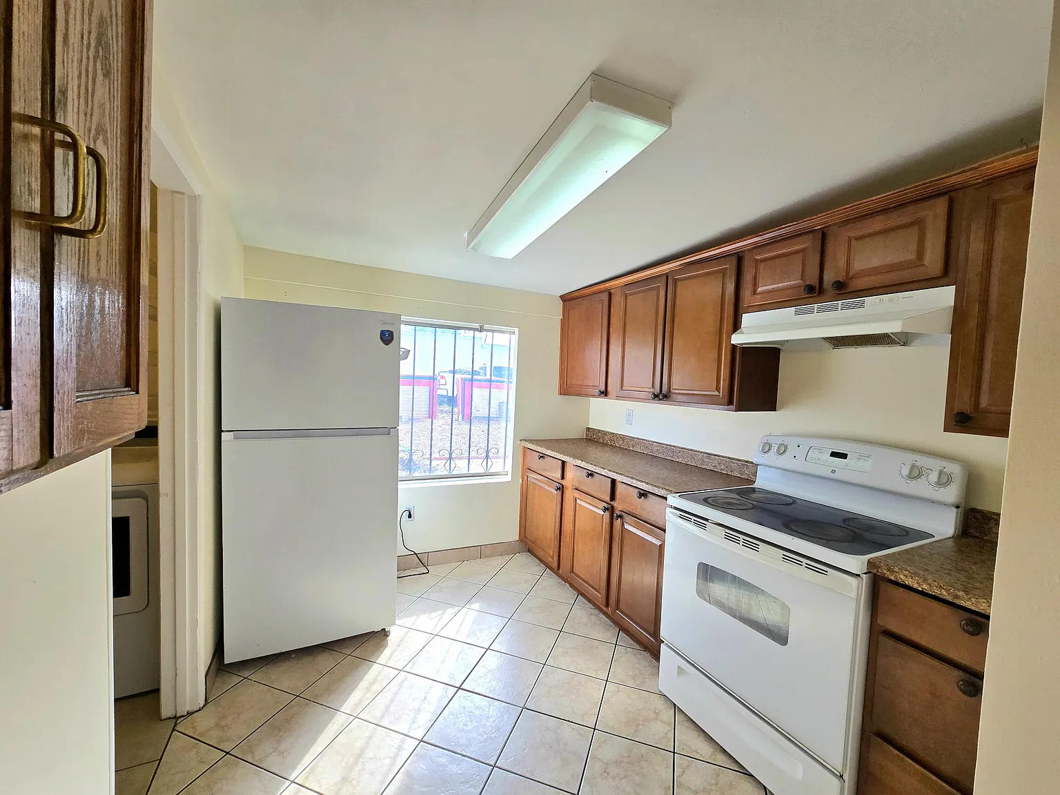 3 bed, 1792 sqft, $2,050 — Photo 3