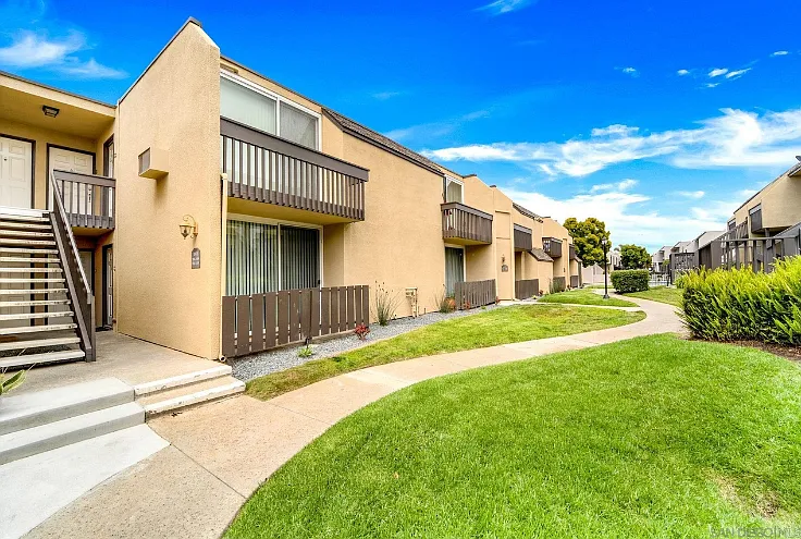 Studio, 363 sqft, $1,995 — Photo 2