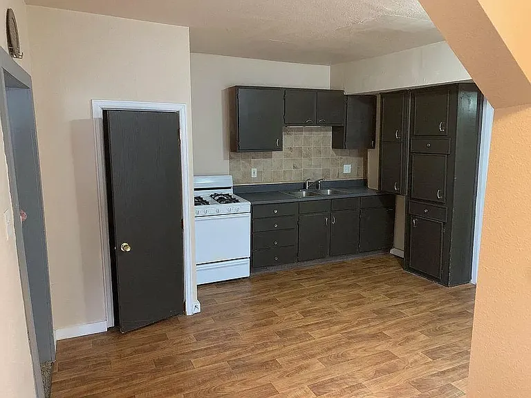 814 W 19th St — Photo 3