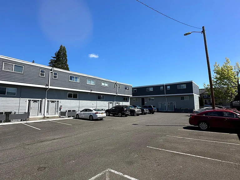 Stark Street Townhomes — Photo 8