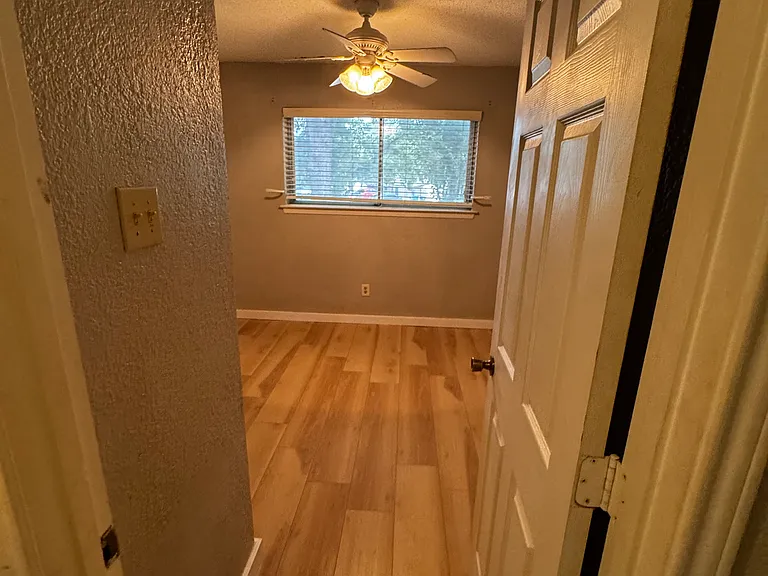 1601 White Oak Ct — Photo 9