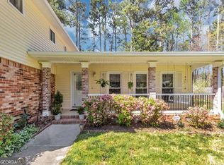 5221 La Paloma Dr SW, Lilburn, GA 30047