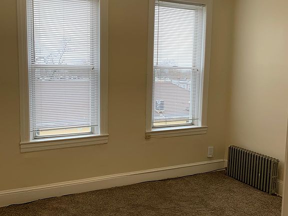 5th image of 6028 Lansdowne Ave