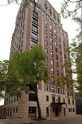 1st image of 1325 N Astor St APT 8