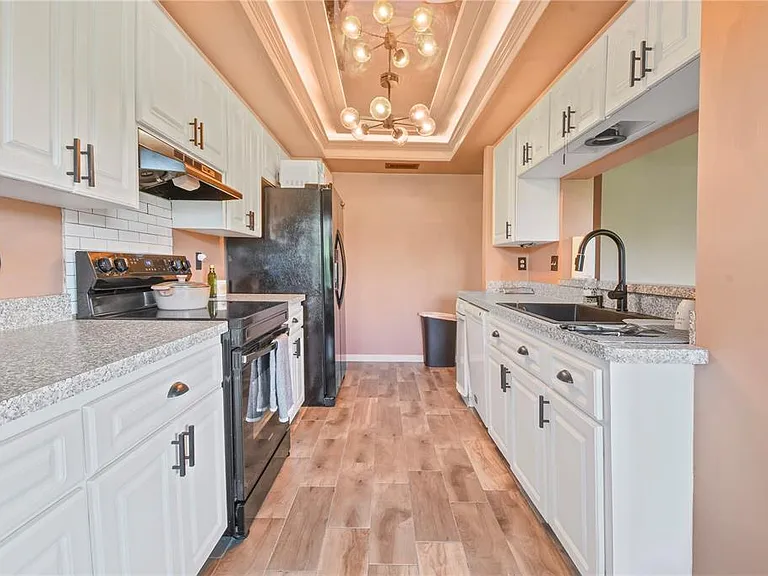 2906 Windridge Dr — Photo 23