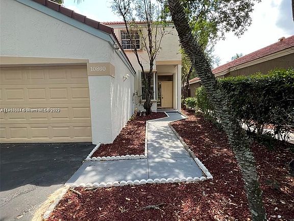 4th image of 10860 NW 10th St