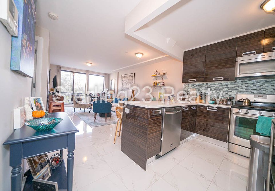 1st image of 27-53 Crescent St #3C