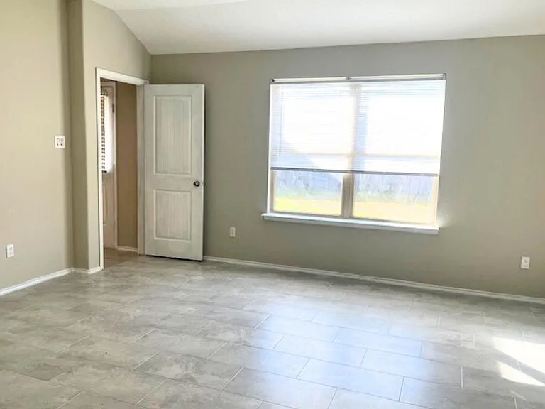 8310 Rose Petals Ln — Photo 10