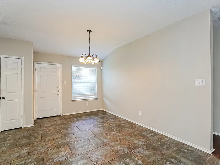 8024 Sartain Dr — Photo 9