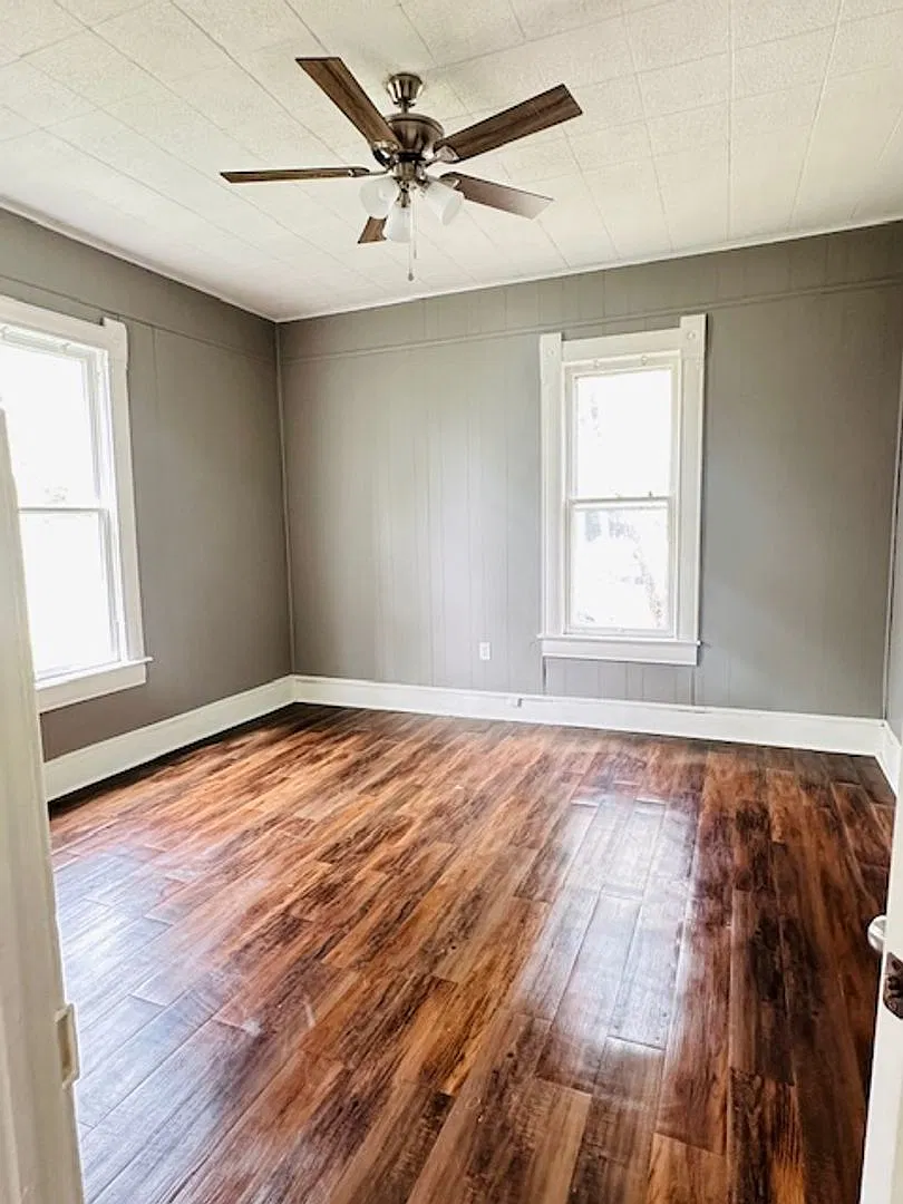 1 Bedroom 1 Bath - Fenced In Back Yard - Cozy Home! — Photo 4