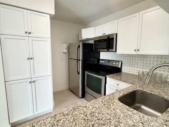1110 Green Pine Boulevard #C3, West Palm Beach, FL 33409