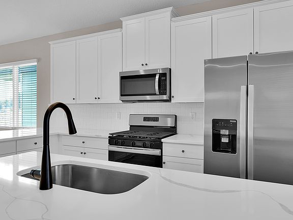 At Jennings Farm, each kitchen comes with stainless steel appliances included.