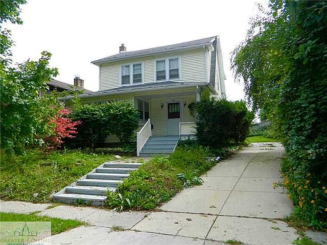 1st image of 811 Oak St