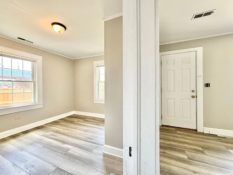 3912 N Church St — Photo 4