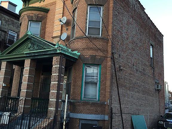 5th image of 124 Lexington Ave