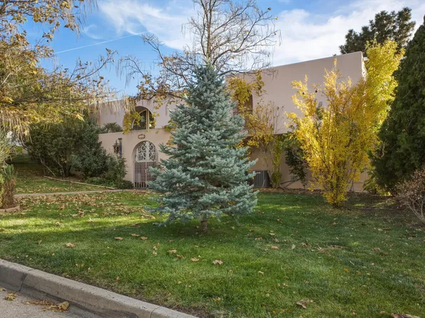 720 Lamp Post Cir SE, Albuquerque, NM 87123