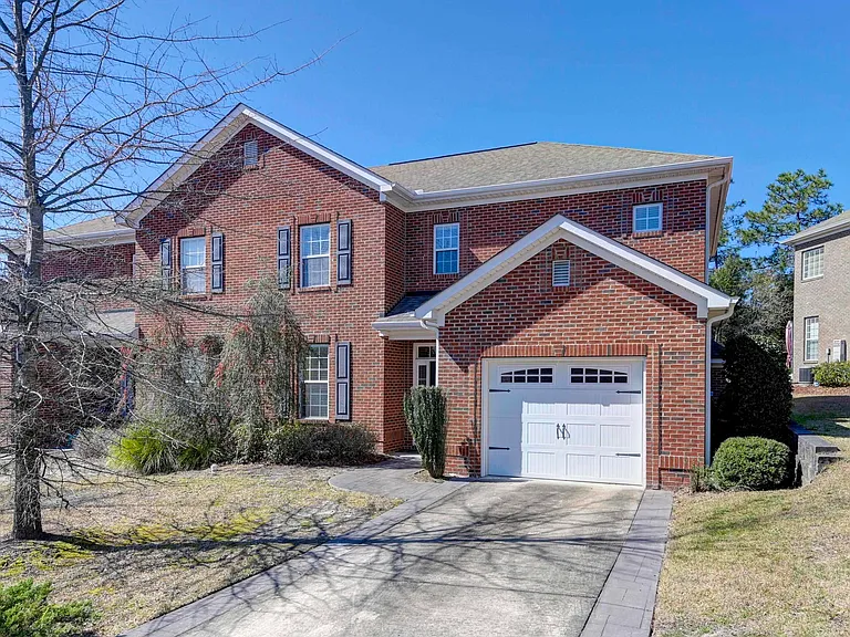 33 Heather Laurel Rd — Photo 1
