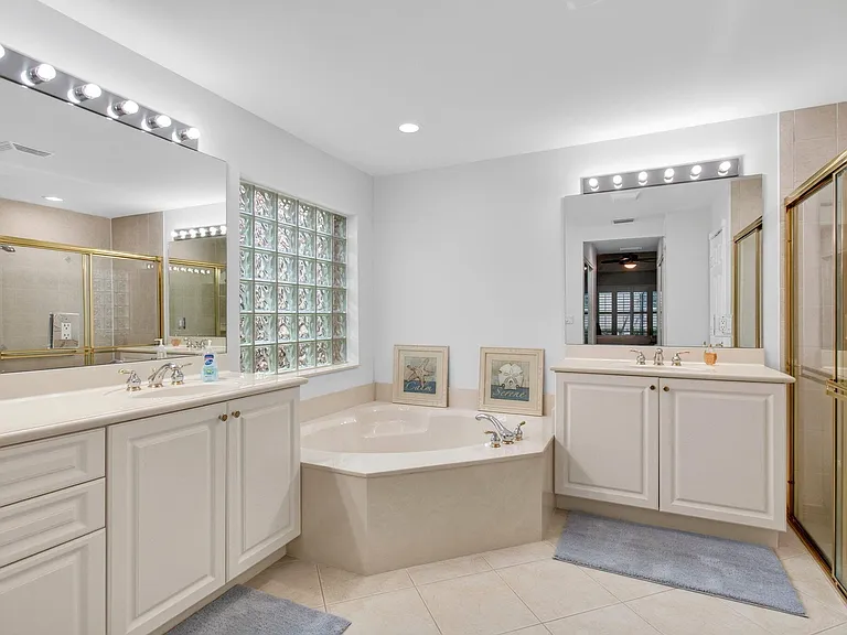9895 Tallyrand Dr — Photo 15