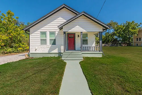 207 Turner St Photo 1