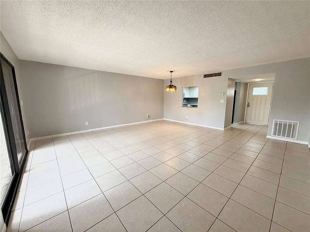 2 bed, 2.0 bath, 1100 sqft, $3,000 — Photo 3