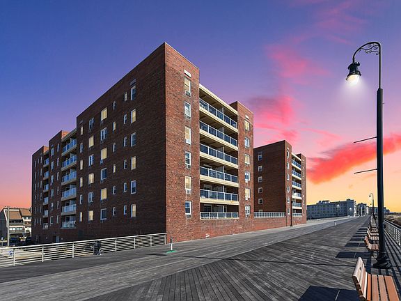 2nd image of 370 W Broadway Floor 6