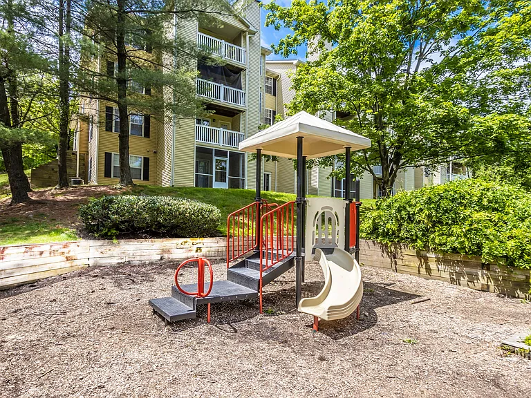 Arcadian Apartments — Photo 31
