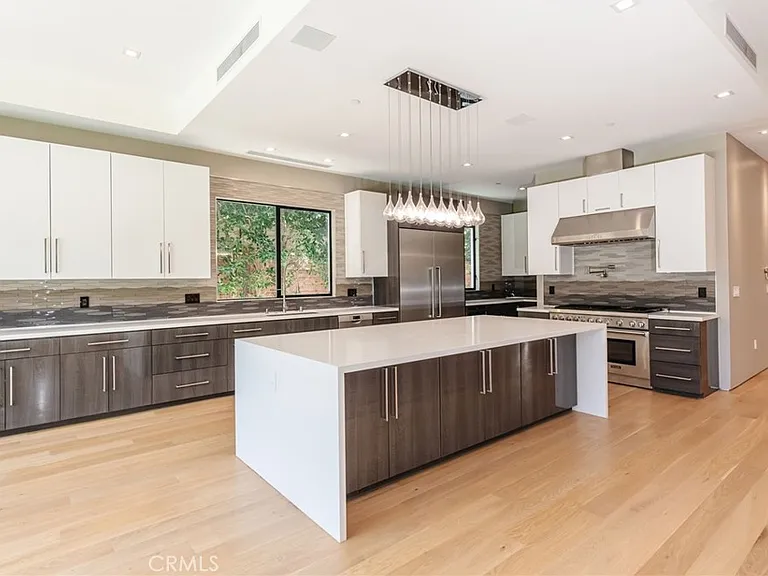 1643 S Carmelina Ave — Photo 7