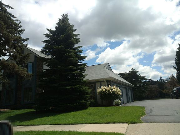 3rd image of 1335 Lakeside Dr