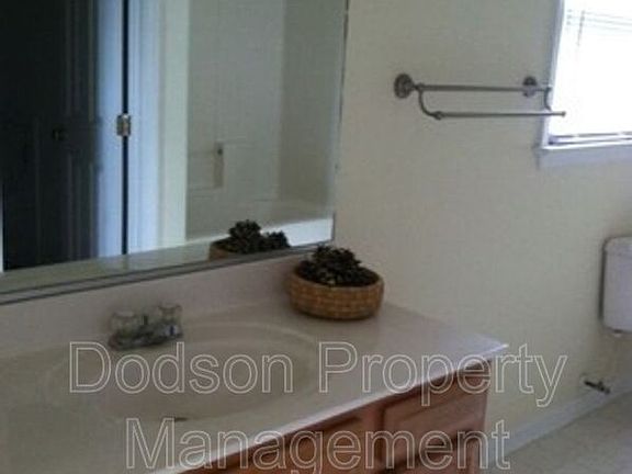 3rd image of 3816 Fleetwood Ln