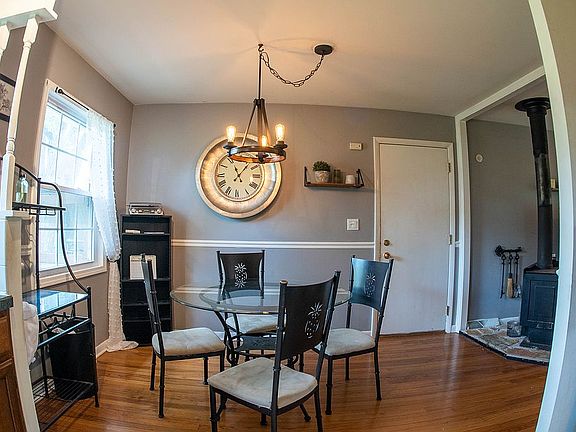 3rd image of 1321 Brandywine Cir