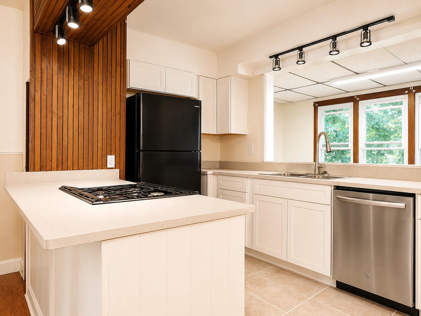 3 bed, 1559 sqft, $3,000 — Photo 2