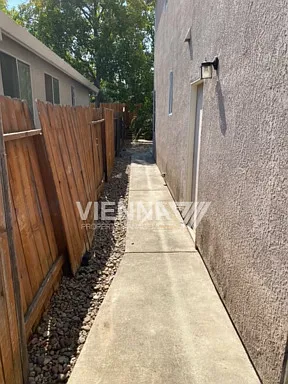 7956 Robinson Dr — Photo 20
