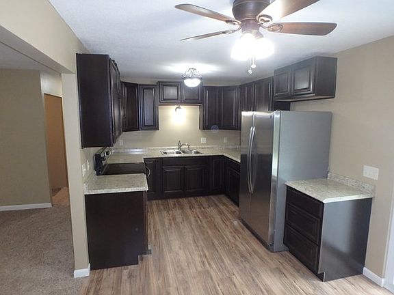 5th image of 702 N Cottey St