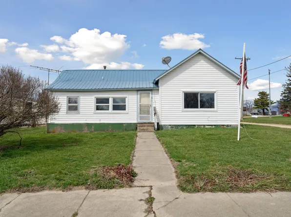 106 W 3rd St, Greeley, IA 52050