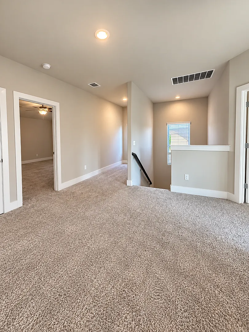 4/2.5/2 Coming Soon! Beautiful Godley Home — Photo 4