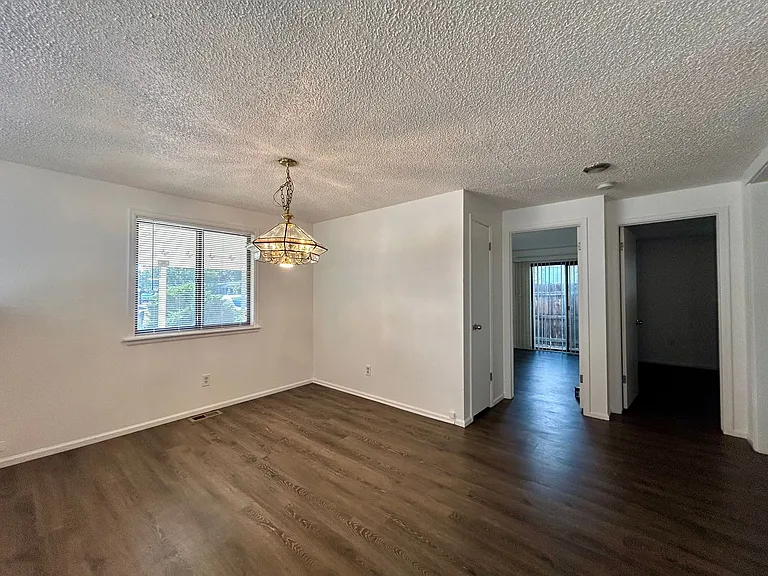 1732 Cambridge Dr — Photo 21