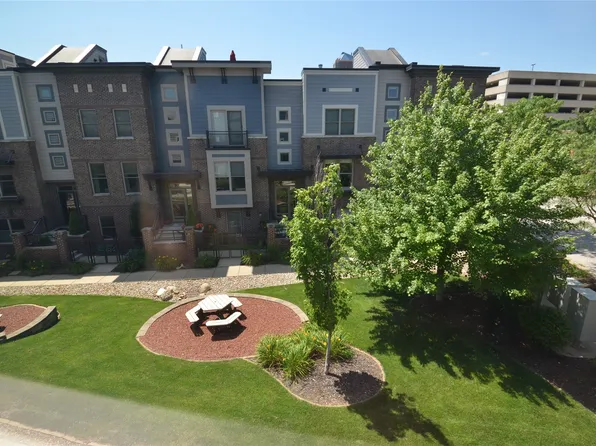 214 Watson Powell Jr Way Unit 413, Des Moines, IA 50309